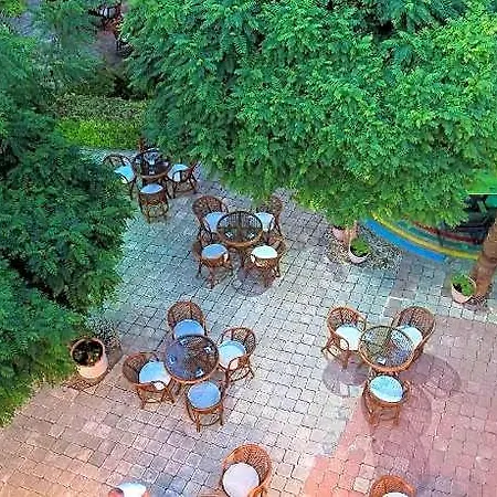 London Hotel