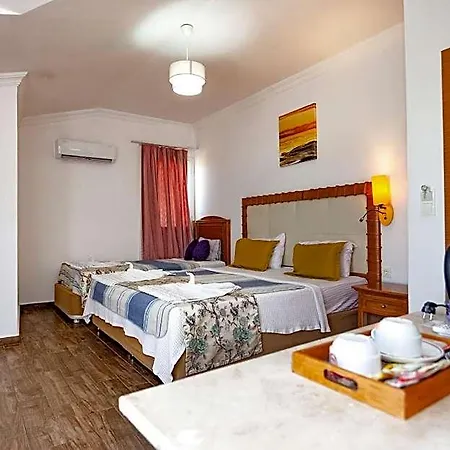 London Hotel 3*